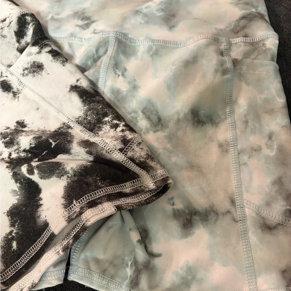 2 pair Women’s Evolution & Creation Tie-Dye Bike Shorts Size L